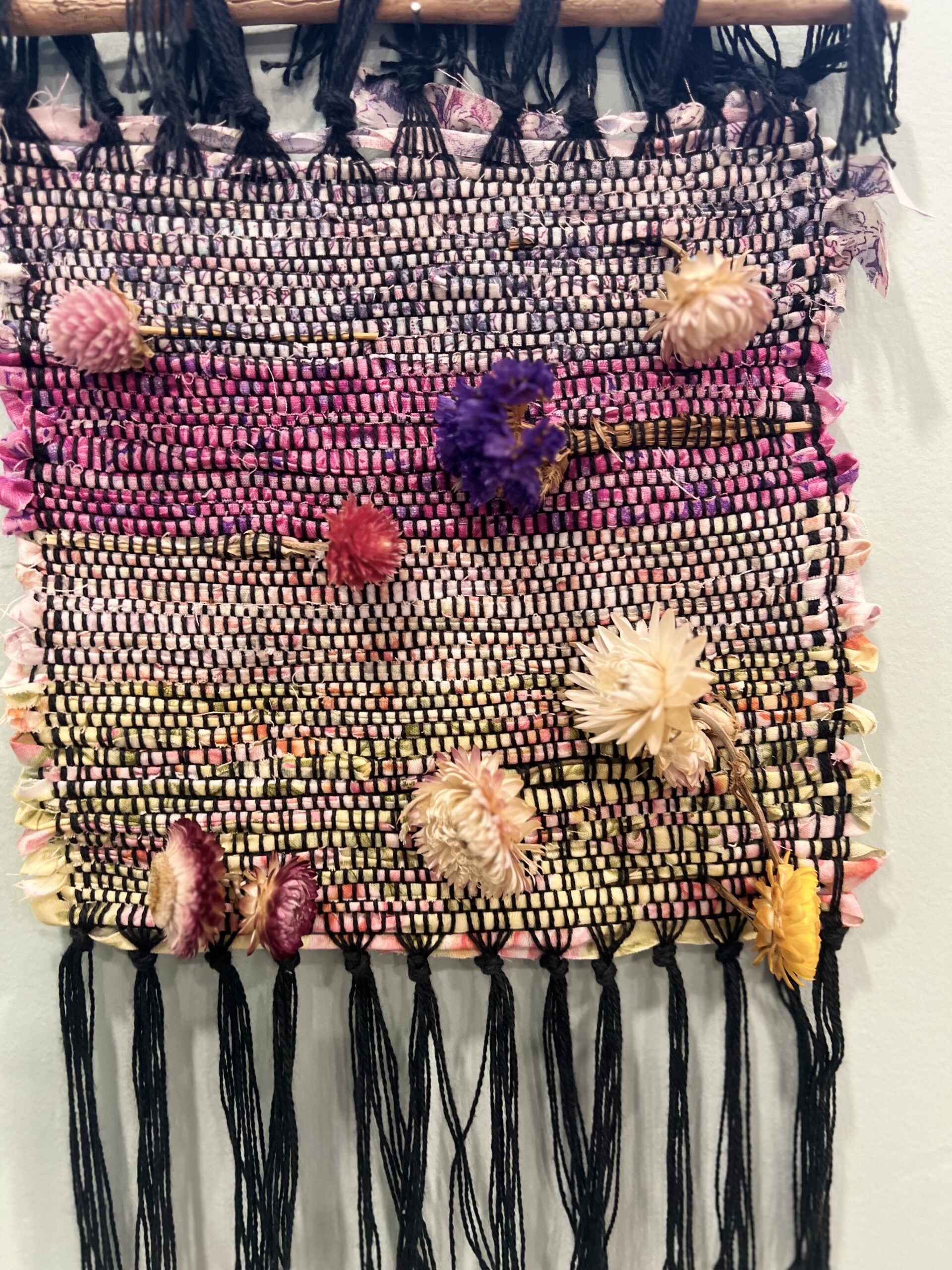 Dried Flower Garden tapestry - Image 3