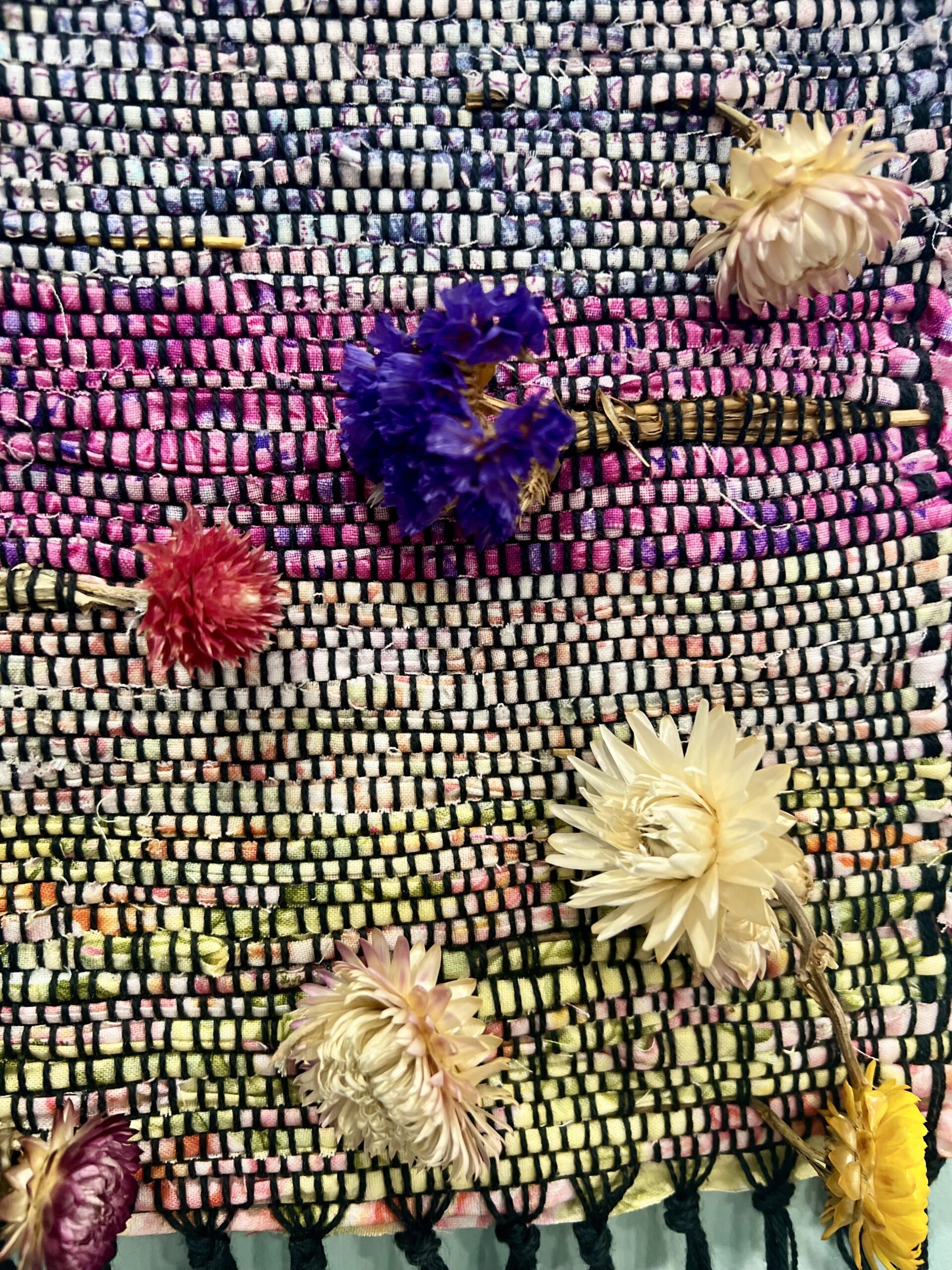 Dried Flower Garden tapestry - Image 2